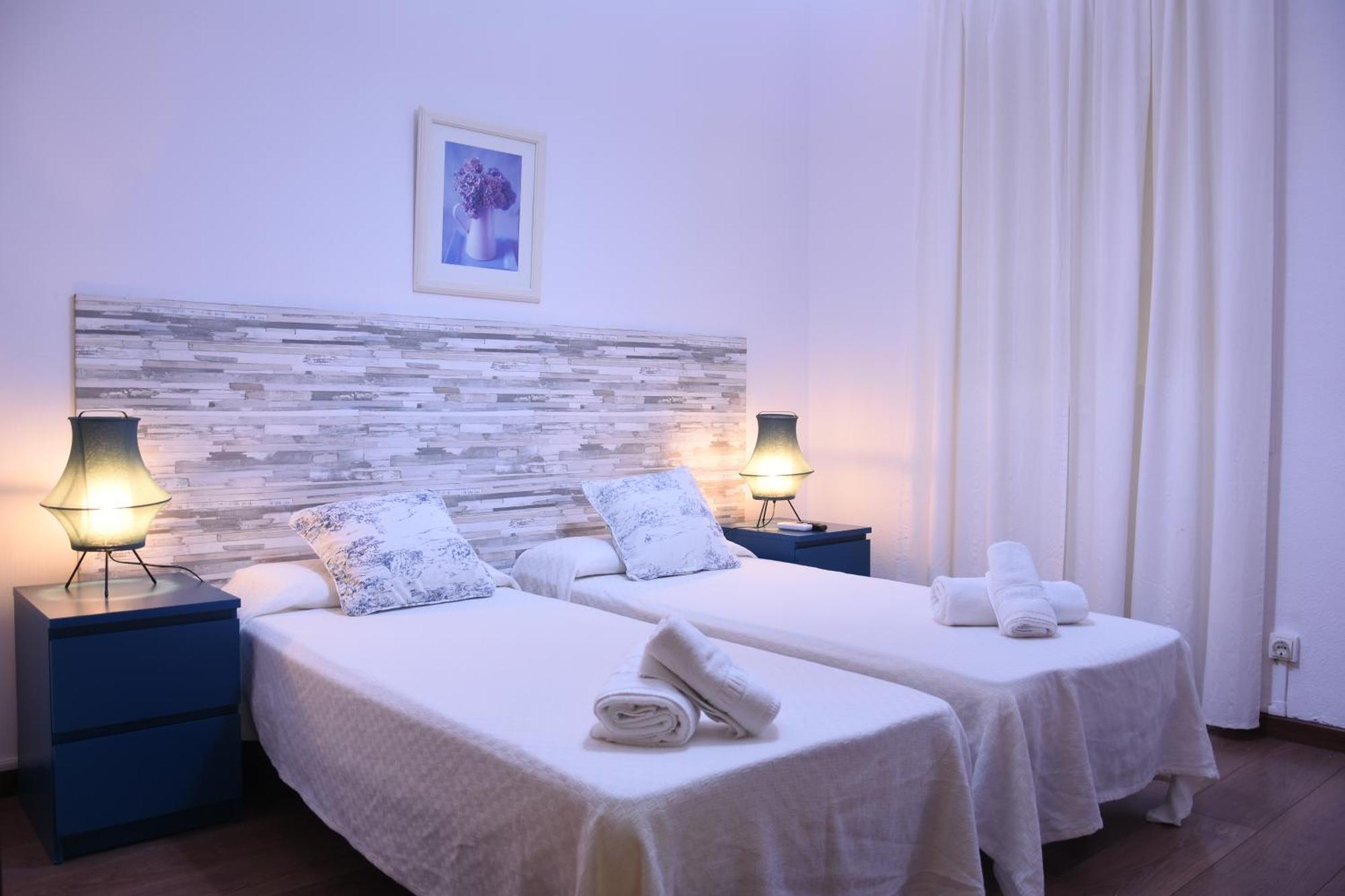 Economy Double Room with Shared Bathroom,1373656130:JPEG